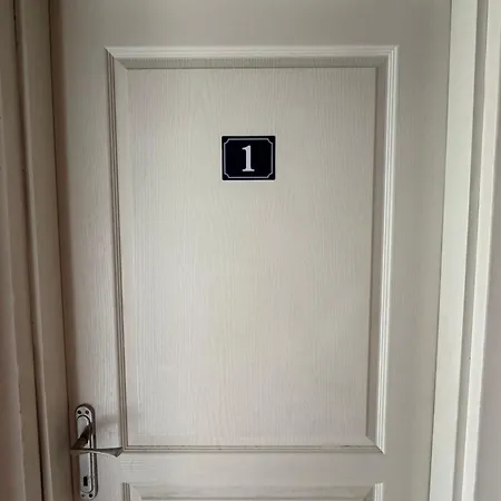 Kwatera prywatna Deny's - With Shared Kitchen & Bathroom *