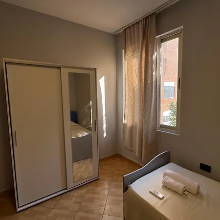 Kwatera prywatna Deny's - With Shared Kitchen & Bathroom *